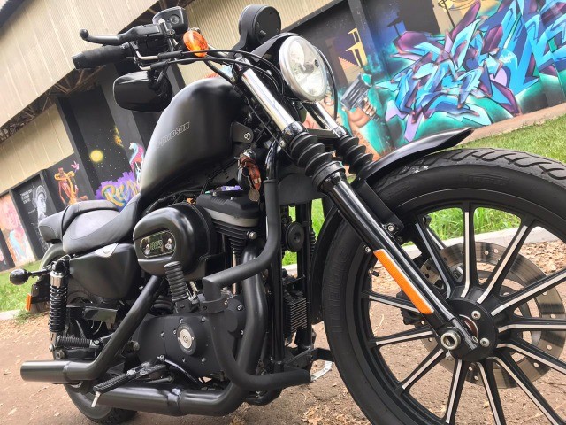 HARLEY DAVIDSON IRON 883 2011