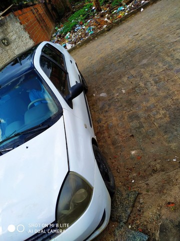 VENDO CARRO RENAULT CLIO SEDAN BRANCO