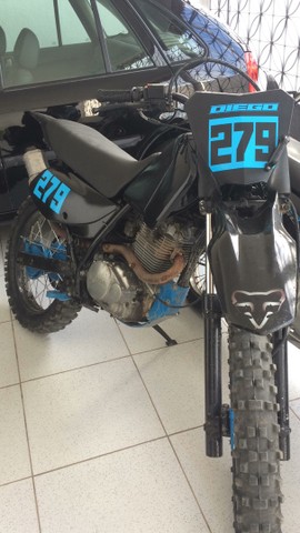 XR 200 MOTO DE TRILHA