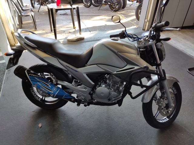 VENDE-SE YAMAHA/FAZER 250