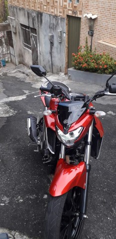 YAMAHA FAZER 250 CILINDRADA