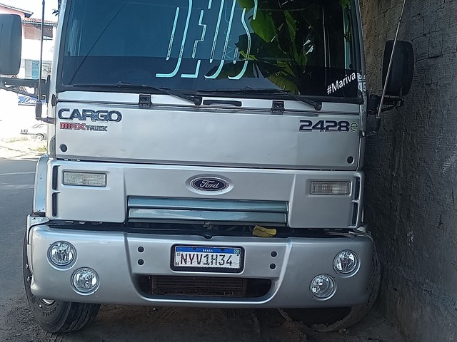 Ford cargo 2428 2011