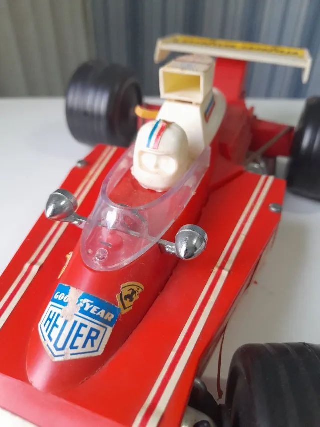 Carrinho Ferrari à pilha - Foto 3