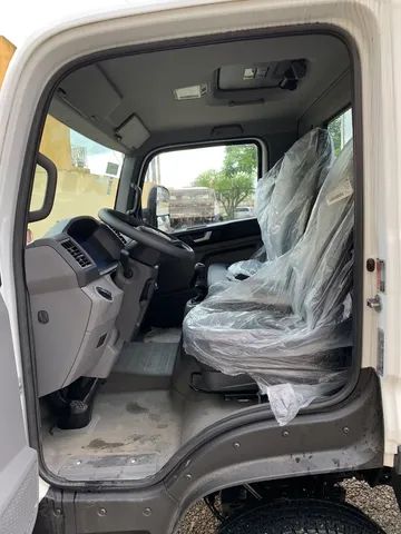 VW 6-160, Ano 2023, Equipado c/ Baú, c/ 608 km Rodados - Foto 10