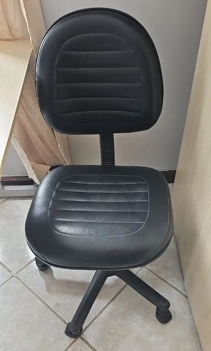 Cadeira de Escritório Giratória com Rodinhas