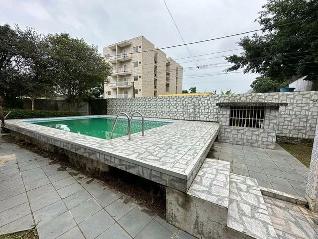 CASA  A VENDA COM PISCINA E UM ÓTIMO TERRENO  - Foto 4