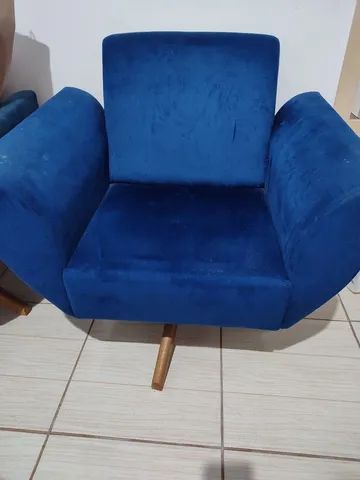 Poltrona azul giratória 