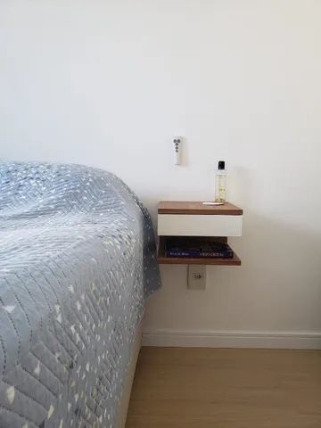 Mesinha de cabeceira suspensa com uma gaveta - Foto 2