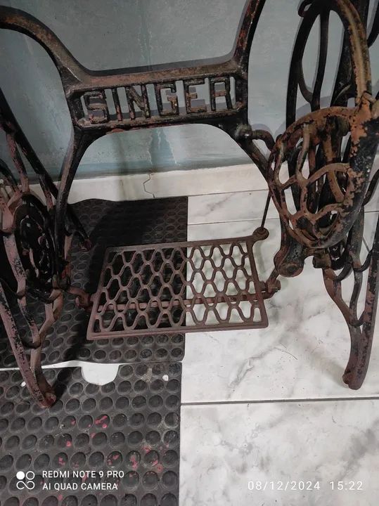 Máquina de costura antiga Singer 