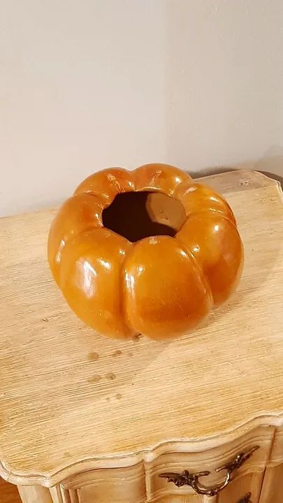 Linda e antiga abóbora em cerâmica. - Foto 2