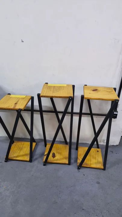 Prateleiras / suporte / mesinha / aparador  - Foto 3