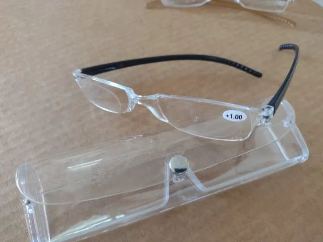 óculos leitura +1,00 com estojo transparente - Foto 4