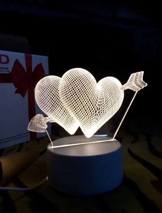 Luminária de Mesa Coração com Flecha 3D - Iluminação Romântica - Foto 2