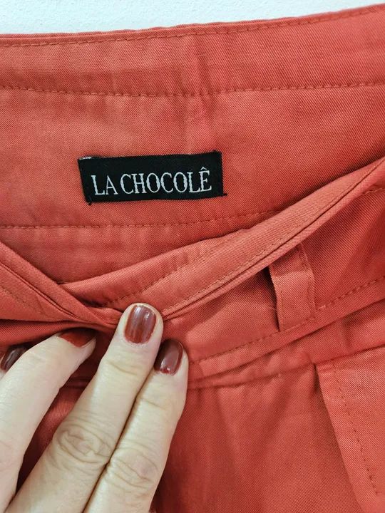 Calça Lachocolê tam p semi nova  - Foto 4