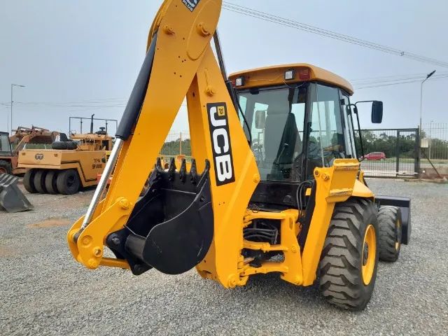 Retro jcb 2015 gabinada emplacada 4x4 - Foto 3
