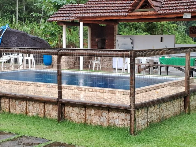 Casa em sitio,santa teresa,com vaga para fins de semana. Para até 15 pessoas.com ferado.