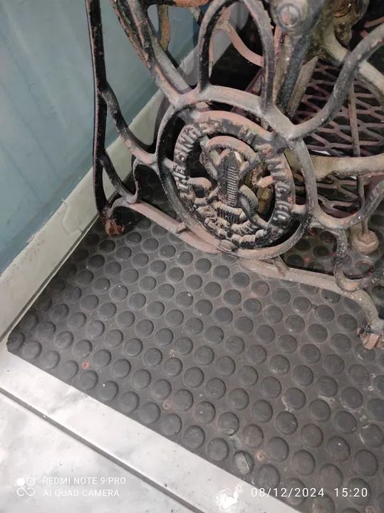 Máquina de costura antiga Singer  - Foto 3