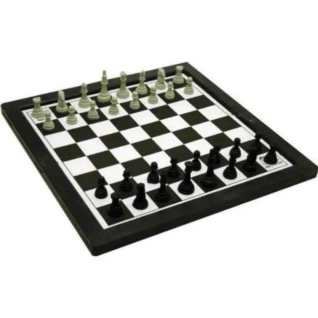 Jogo de Xadrez e Trilha 2 em 1