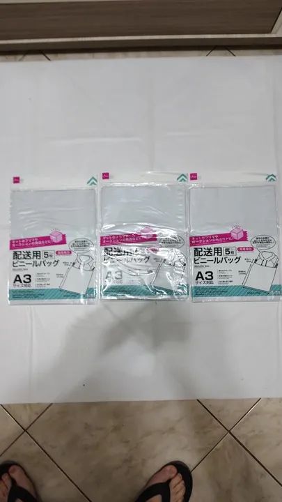 Kit com 3 pacotes de sacolas para viagem 44cm x 33cm Daiso - Foto 2
