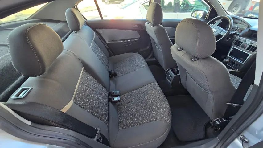 Chevrolet Vectra Expression 2.0 manual 2009/10 - Oportunidade! - Foto 9