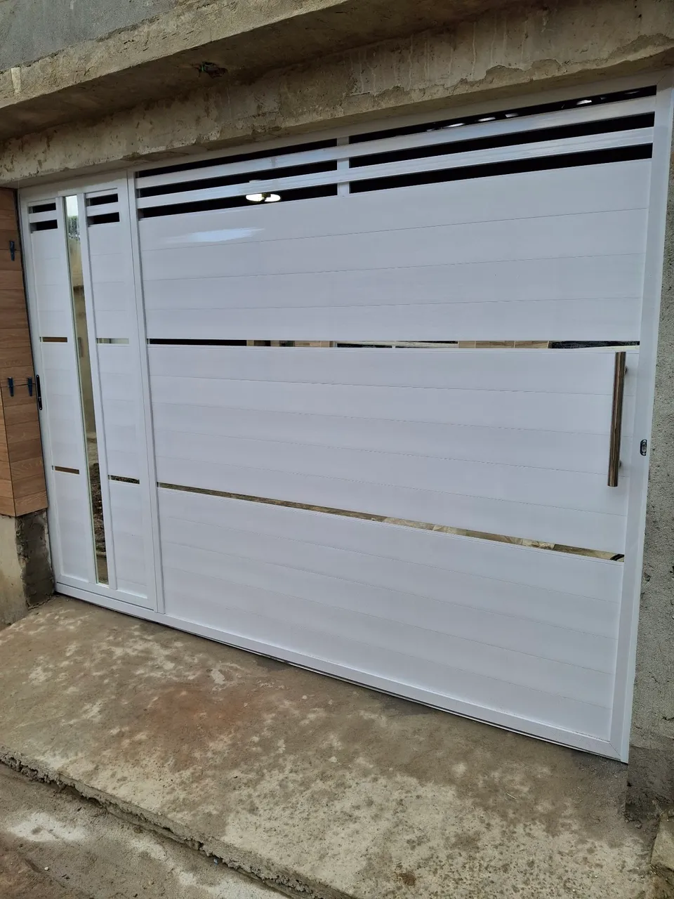 "portao de aluminio branco" - Portas e Janelas no Brasil