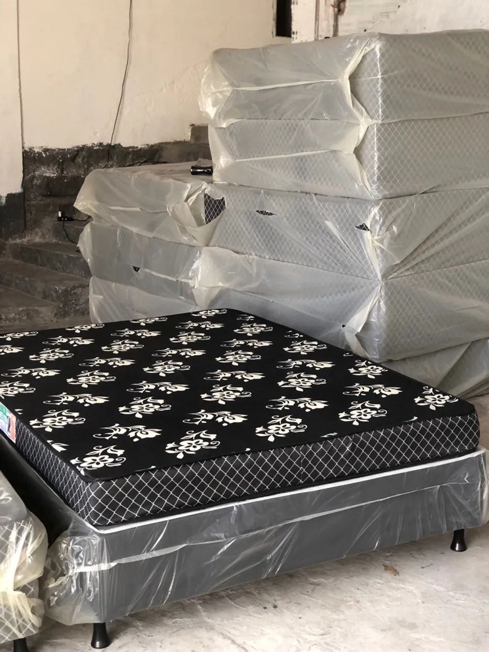 Cama Box casal com colchão de espumas NOVO - Foto 2