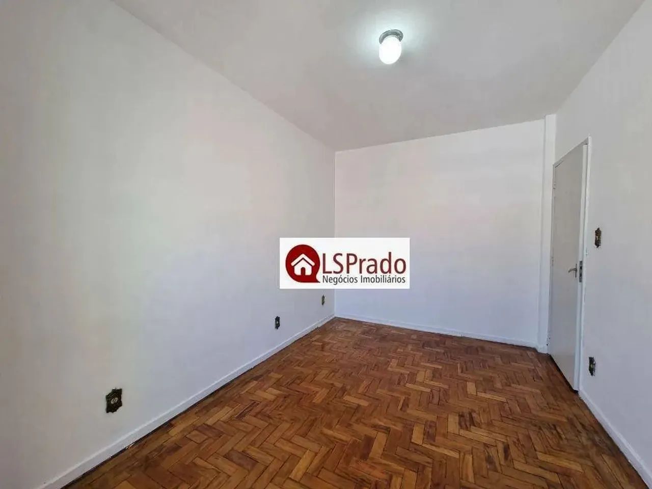 Ótima localização, apartamento com 1 dormitório, sala para 2 ambientes e 1 vaga! - Foto 2