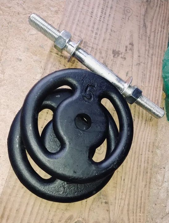 Kit com 2 Anilhas de 5 kg e Halter maciço roscado para treino