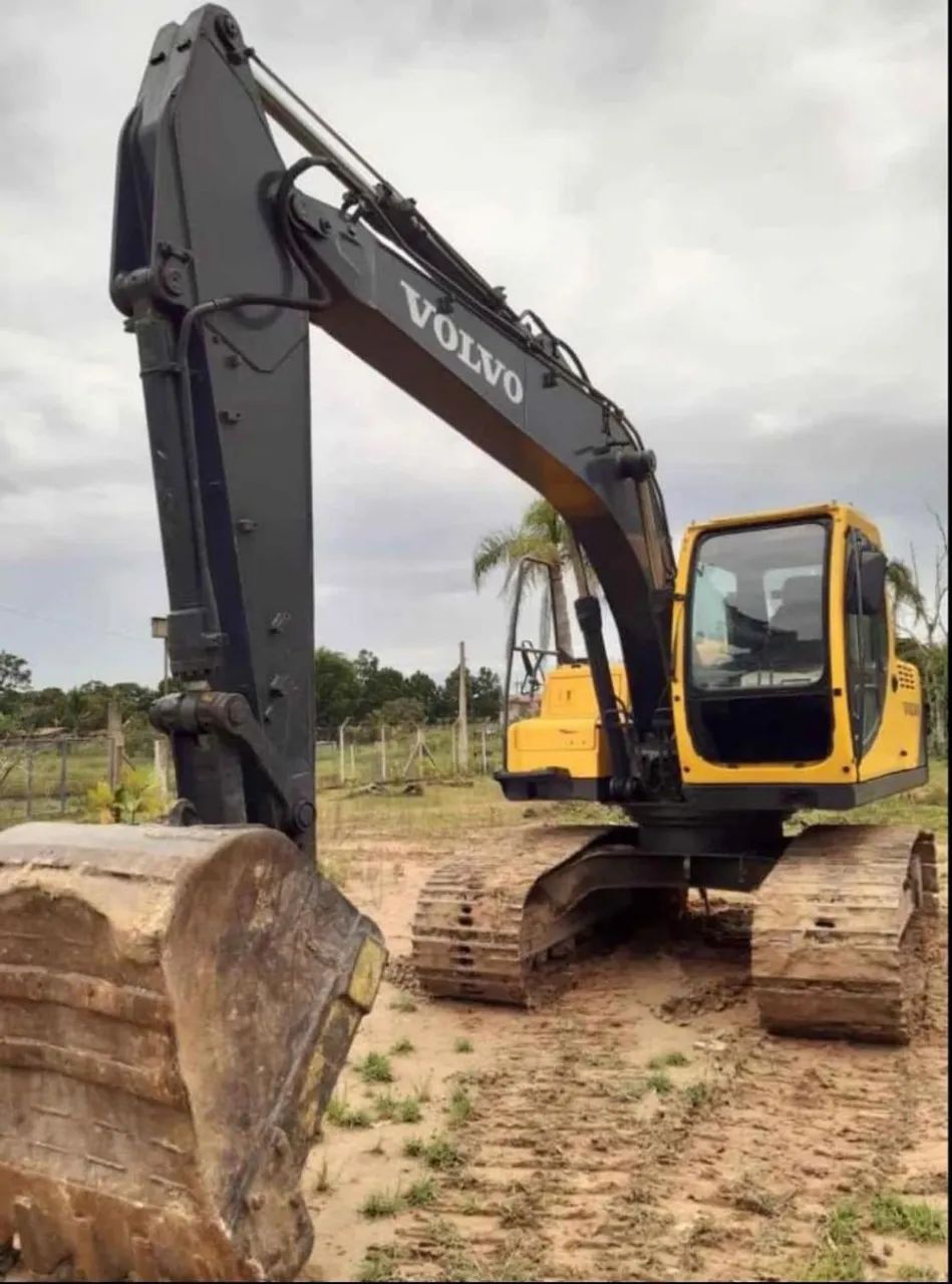 Escavadeira Hidráulica Volvo EC140 2002 - Foto 2