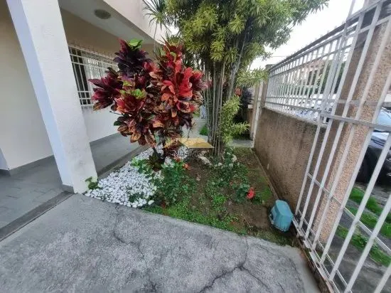 Casa Duplex, 5 quartos/2 suites, 2 vagas, em Mata da Praia - Vitória - ES