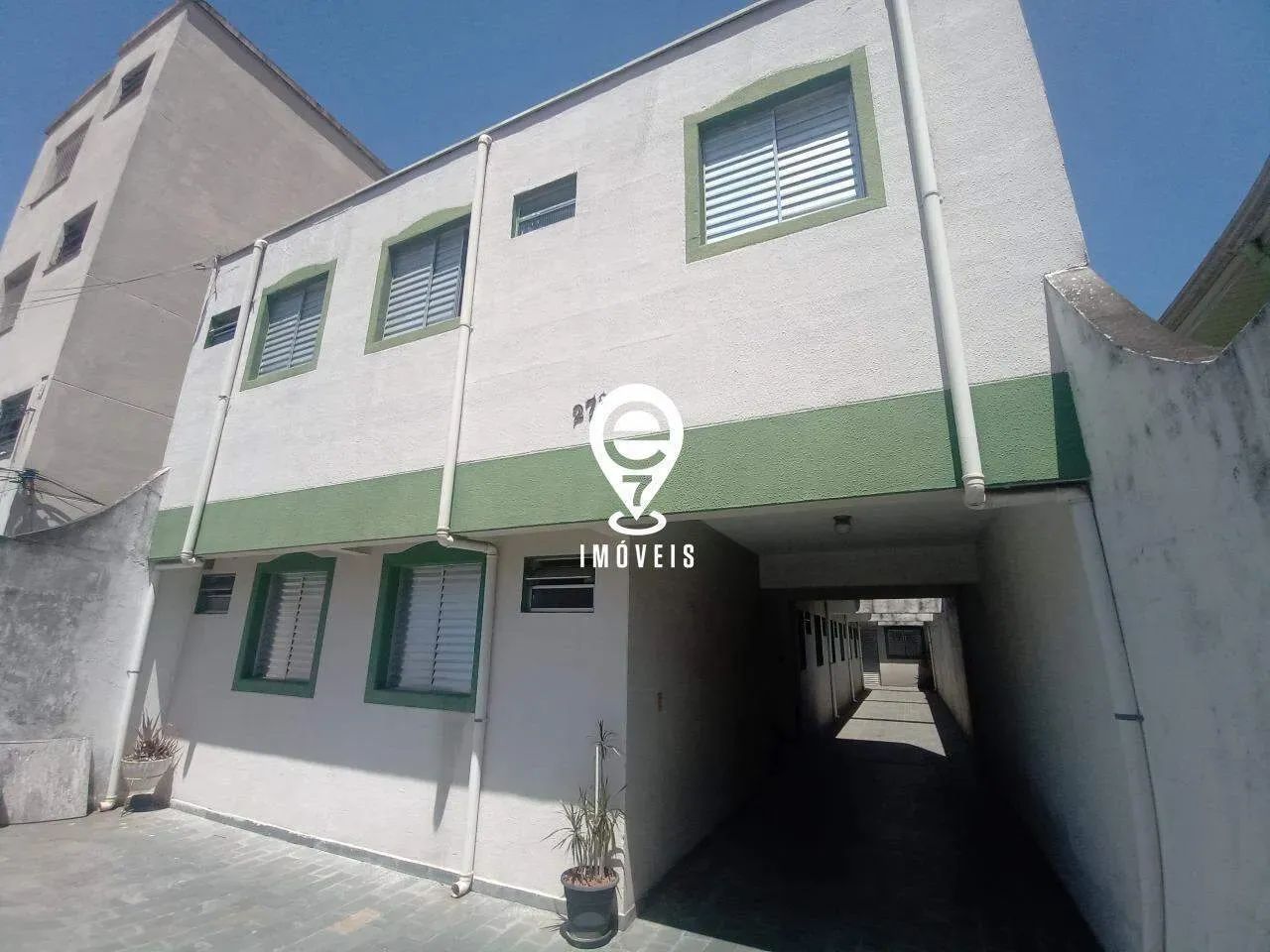 CASA RESIDENCIAL COM 20 STUDIOS PARA VENDA NA CHACARA INGLESA!