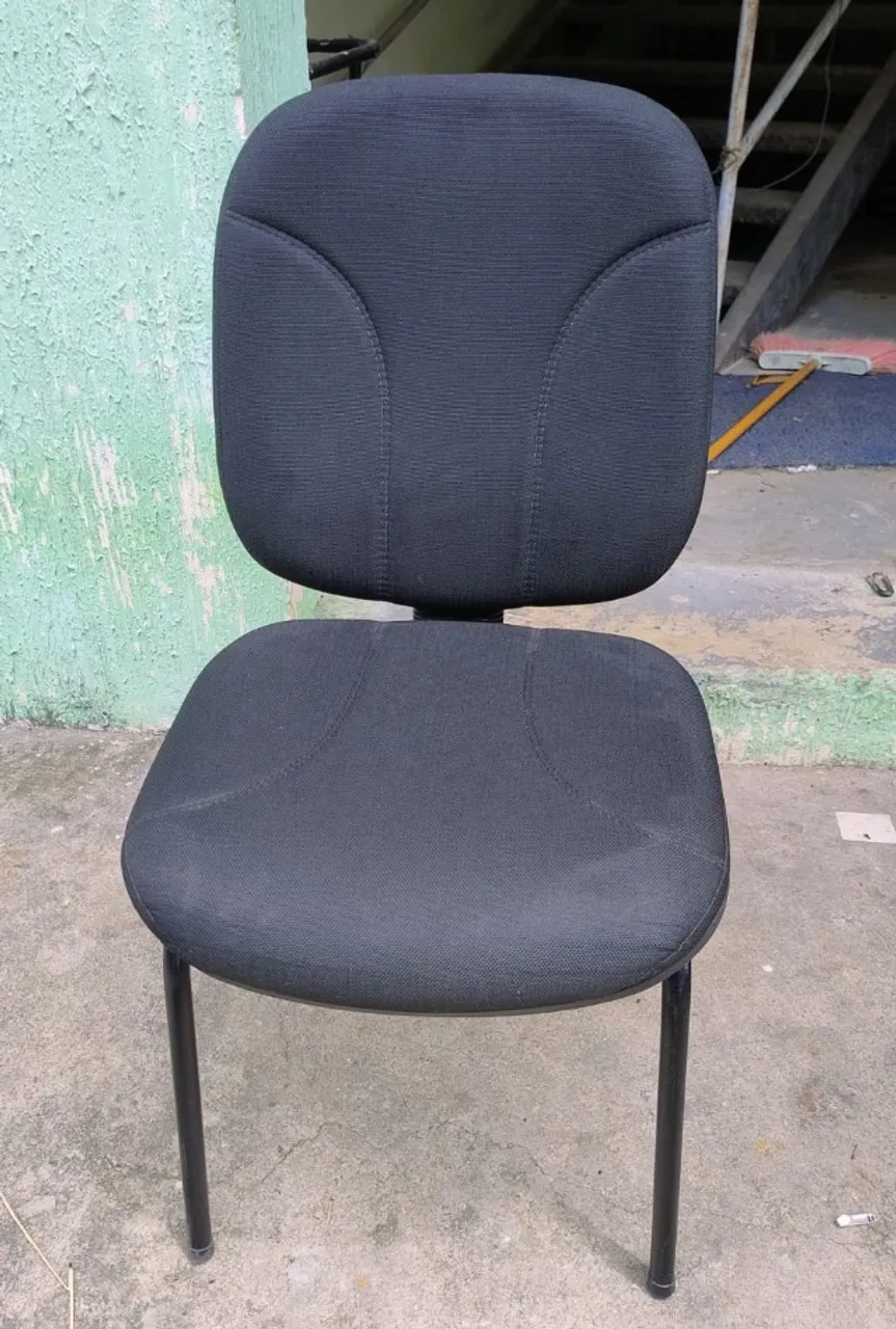Cadeira de Escritório Fixa Estofada - R$200,00 (cada)