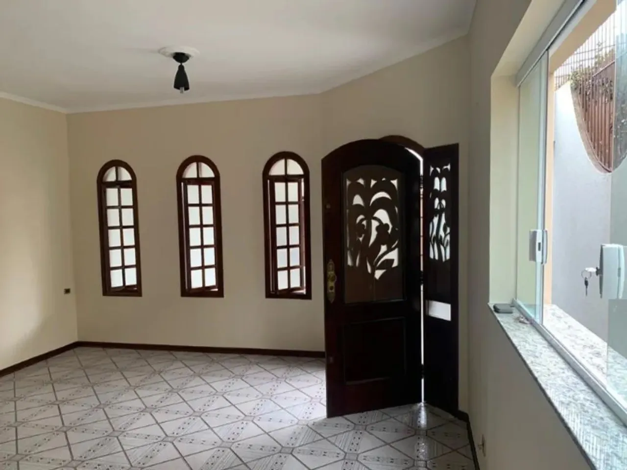 Sobrado em Penha de França, 320m², 3 Dormitórios.
