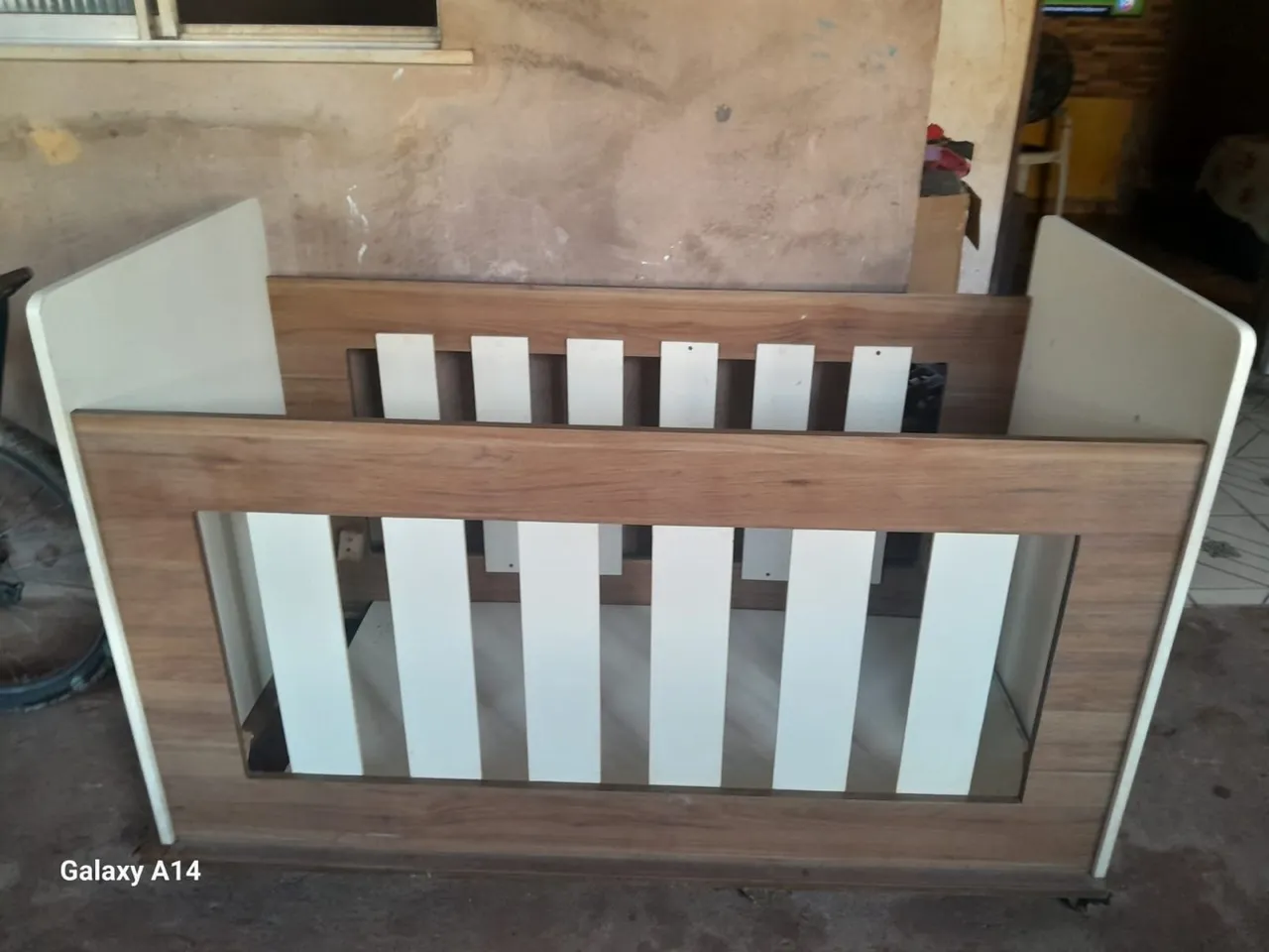 Berço Infantil Moderno - Design Elegante