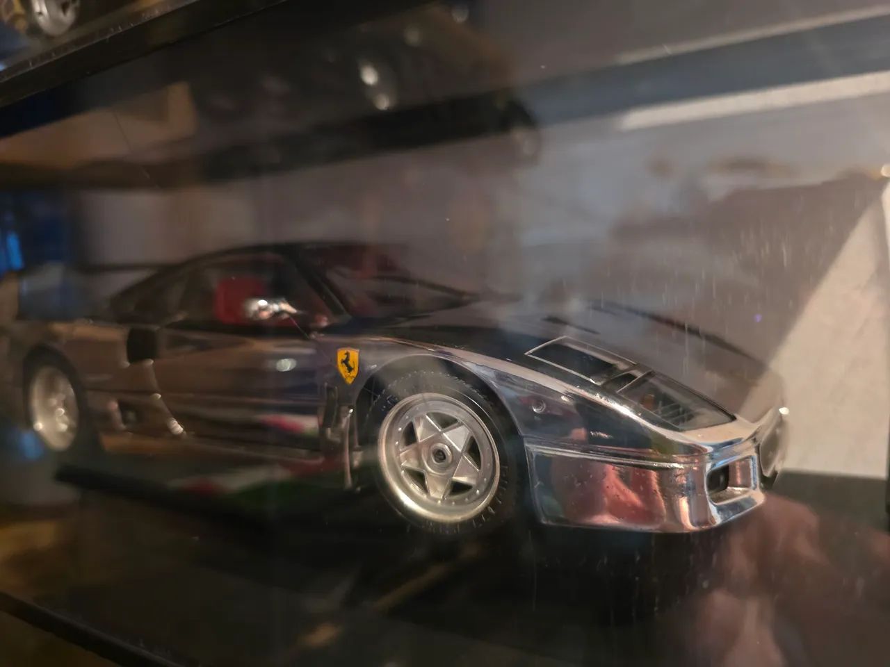 Miniatura 1:18 raríssima ferrari f40 cromada burago edição
