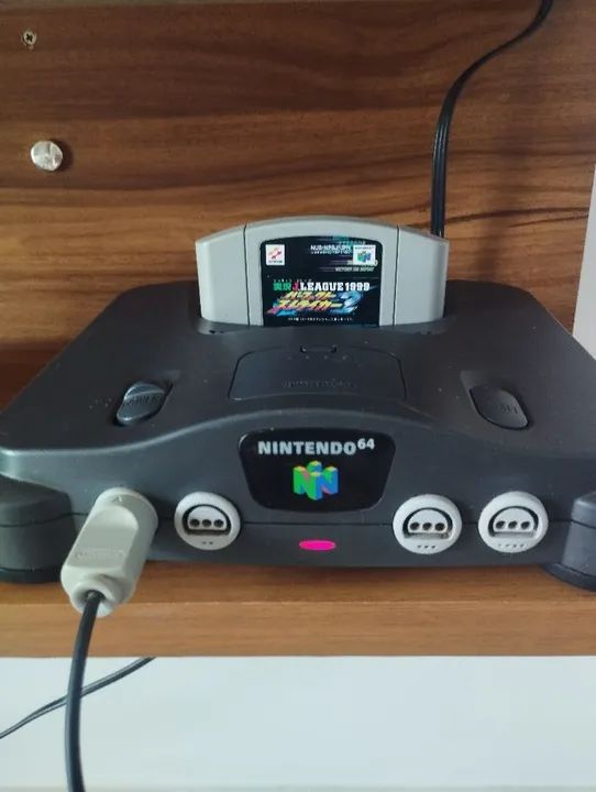 Nintendo 64 americano top tudo funcionando perfeitamente com um jogão de futebol  - Foto 2
