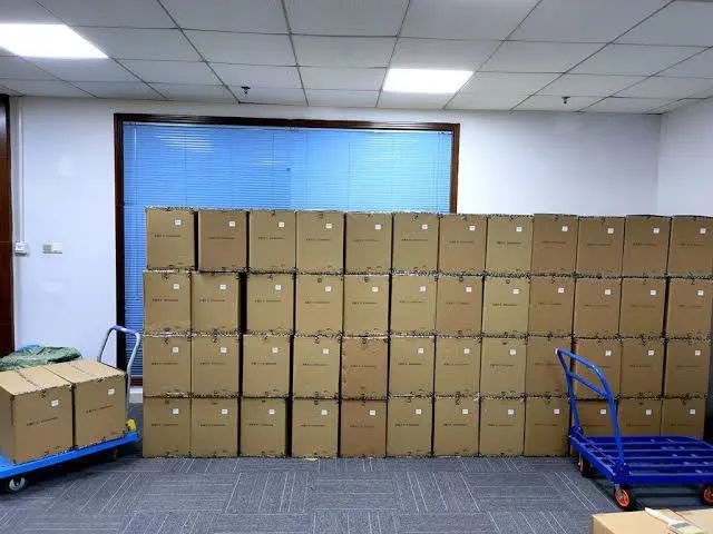 Mineradora Bitcoin Whatsminer M50s 135TH - ASIC Miner nova - Foto 2