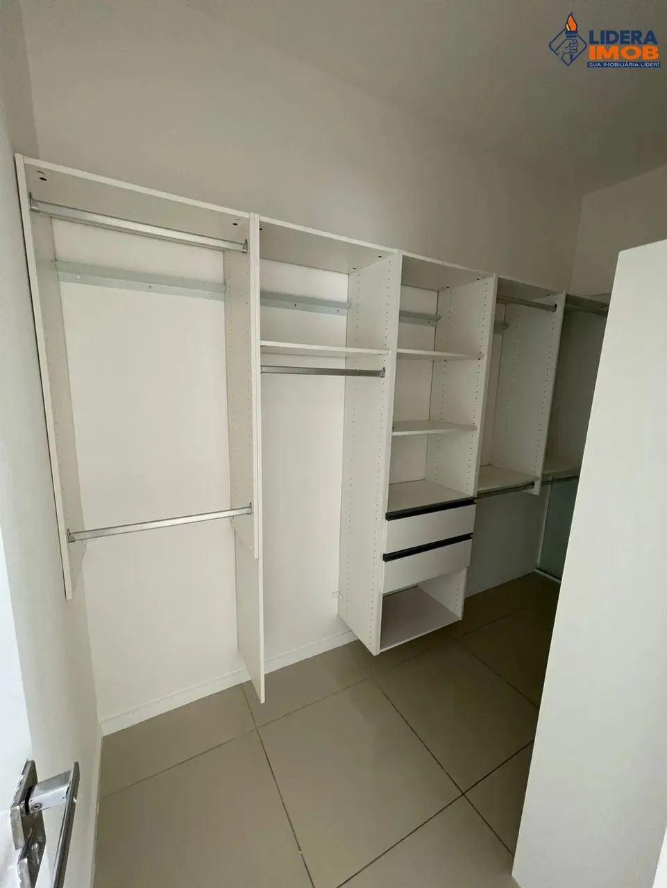 Casa residencial para Venda em condomínio fechado, Sim, Feira de Santana, 3 suítes, 1 sala - Foto 3