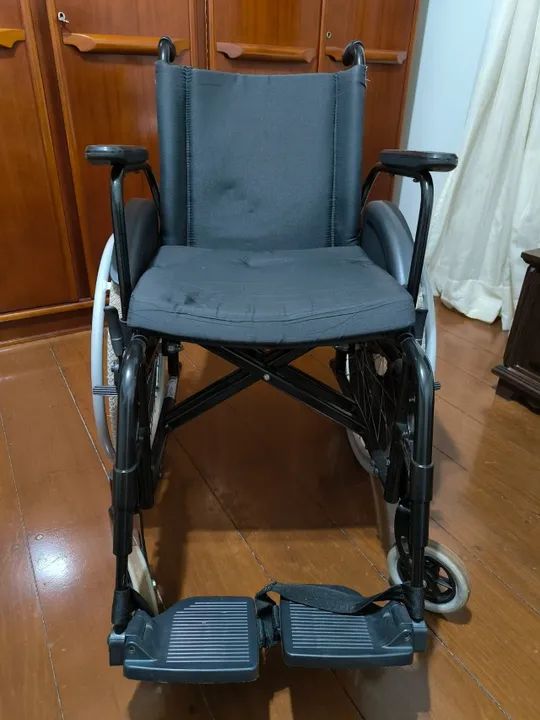 Cadeira de Rodas - Foto 3