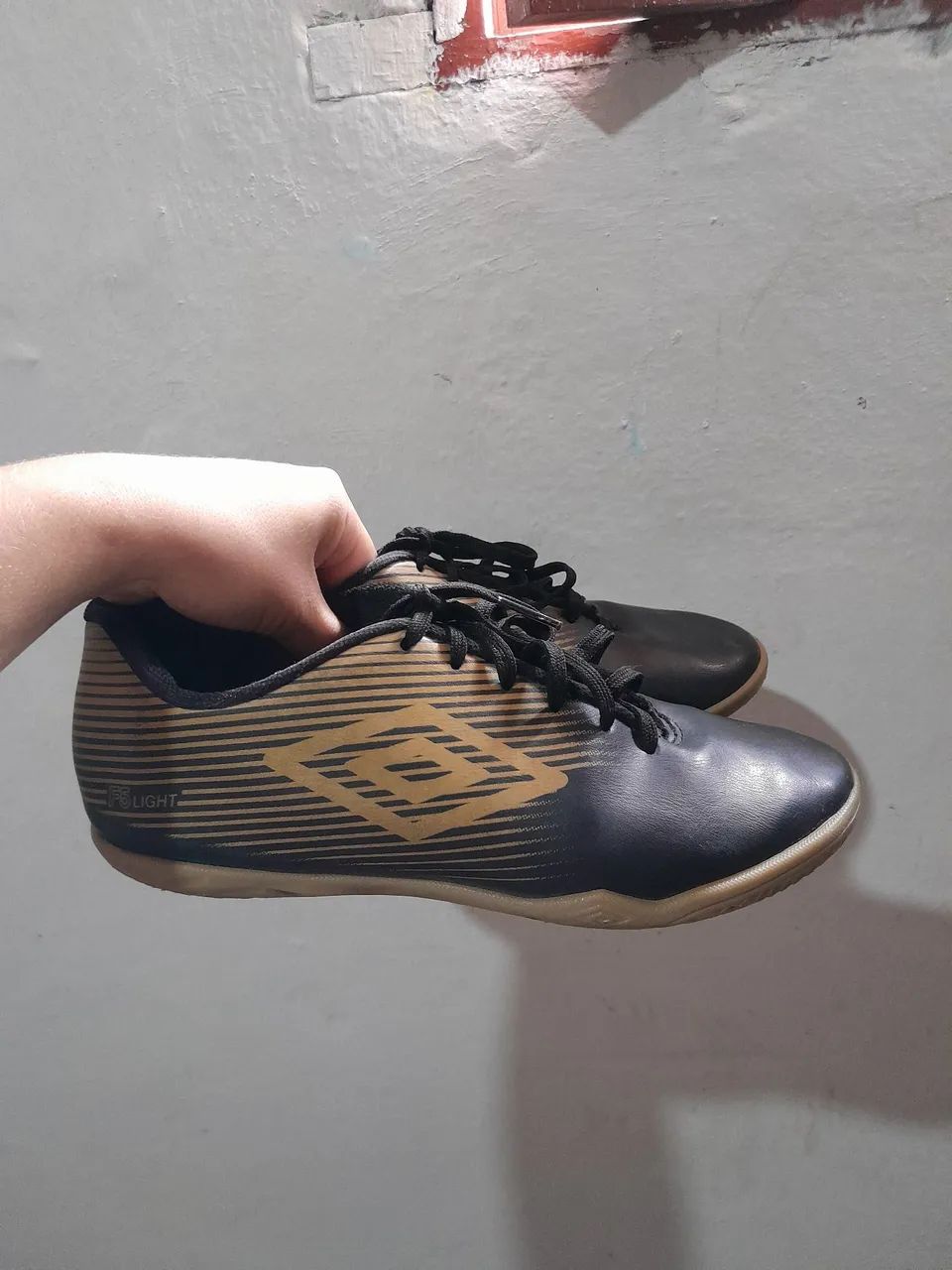 Tênis de futsal da Umbro