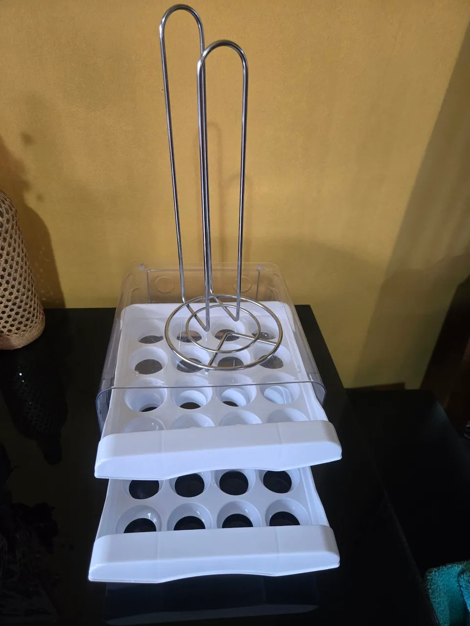 Porta Ovos 2 Andares + Suporte para Papel Toalha
