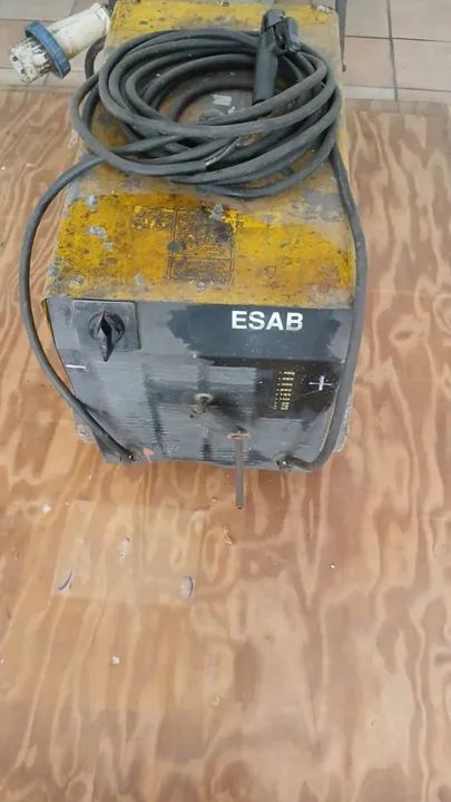 Maquina de Solda Super Bantam ESAB 402 DC - Foto 3