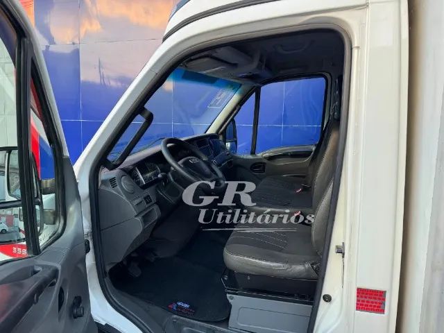 Iveco Daily 35s14 2014 Baú Plataforma - Foto 8