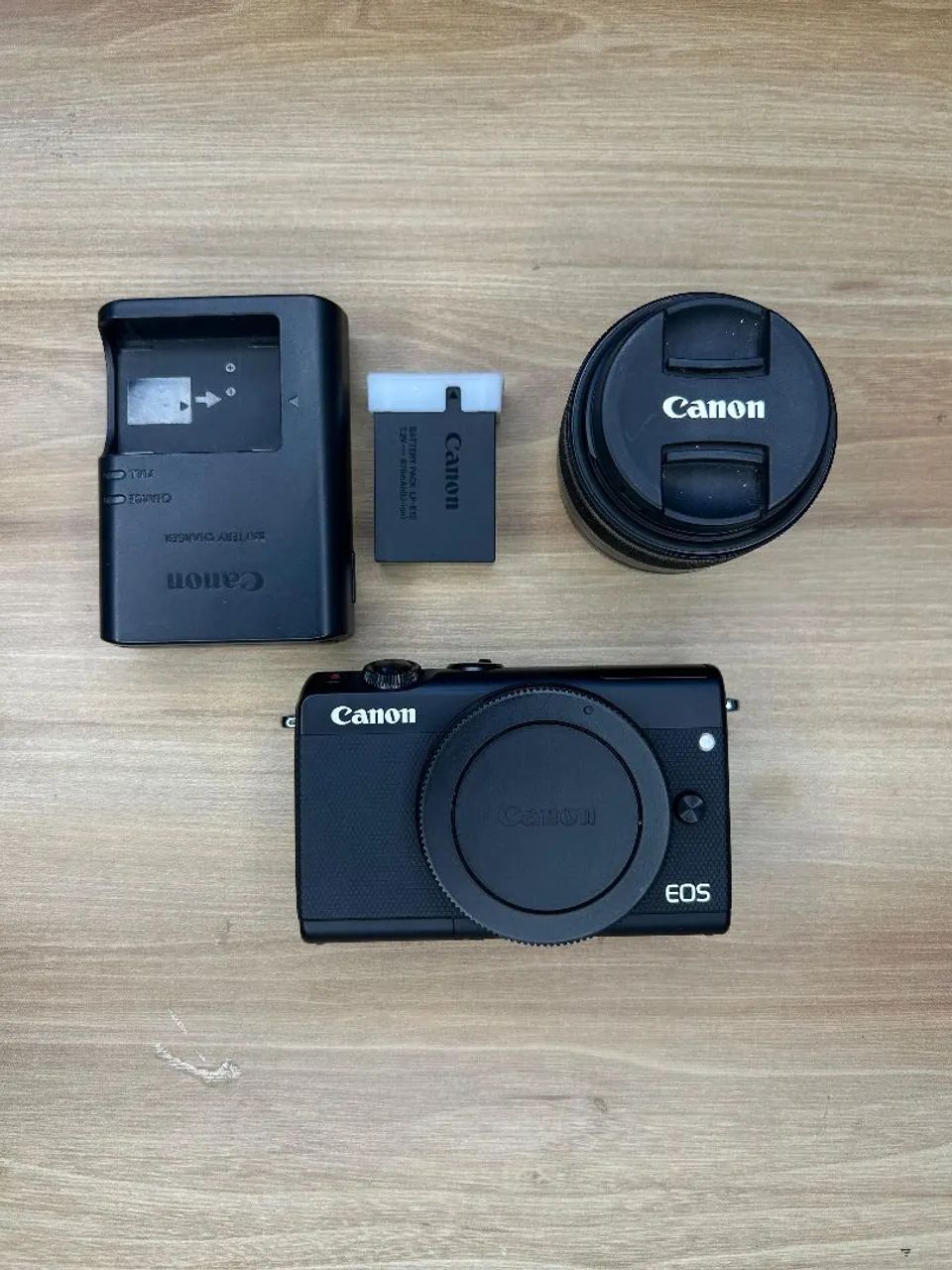 Camera Canon EOS M100