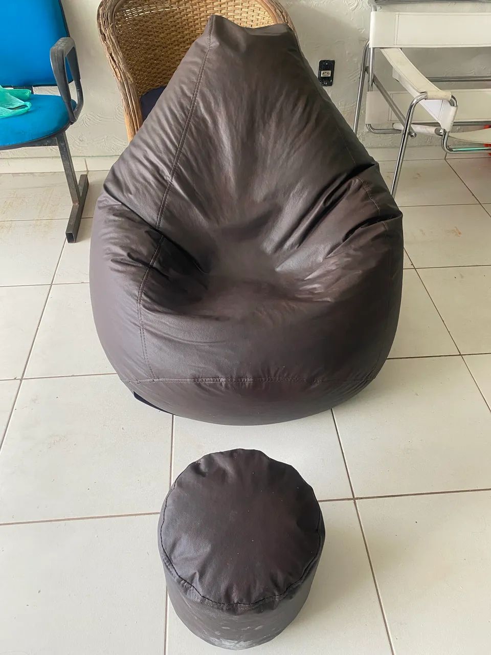 Puffe Pera Marrom+ Descanso de Pés