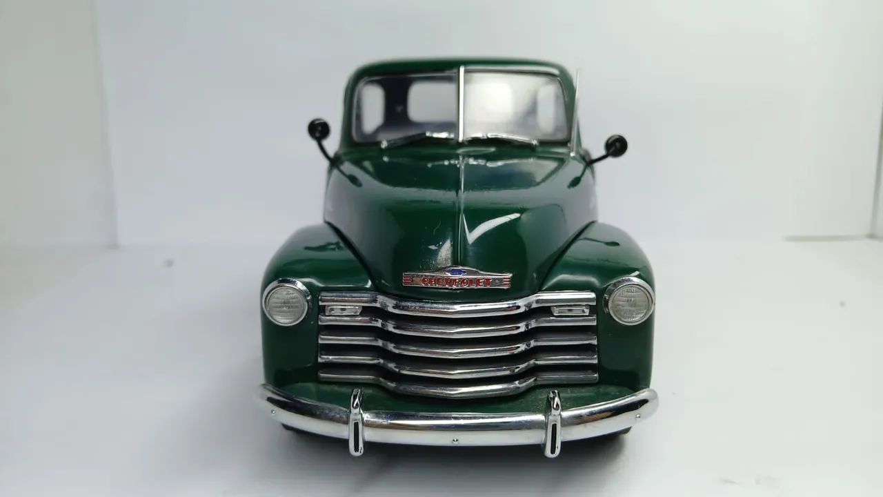 未開封 1953 CHEVROLET Pick Up 1/24 Chevy Pick-Up 1953 1:24 Jada Toys + Estante com Rodas - 20 anos