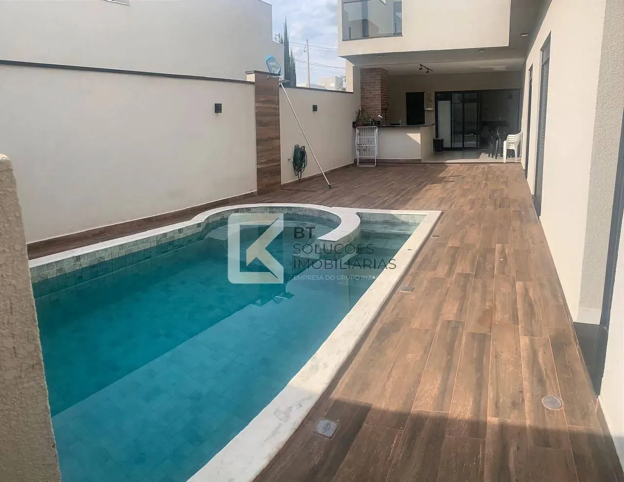 Sobrado à venda, com piscina e churrasqueira, Condomínio Residencial Piemonte,Jardim Panor