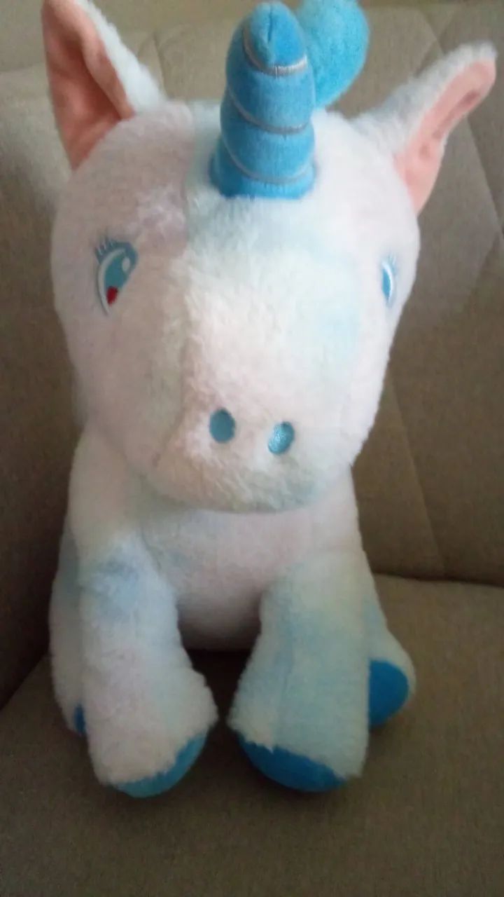 Pelúcia unicórnio médio
