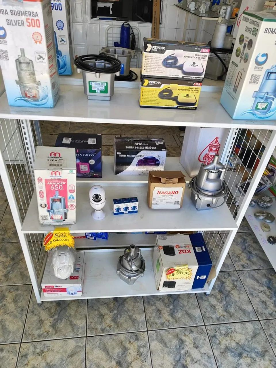 Prateleiras e Expositores para Comércio