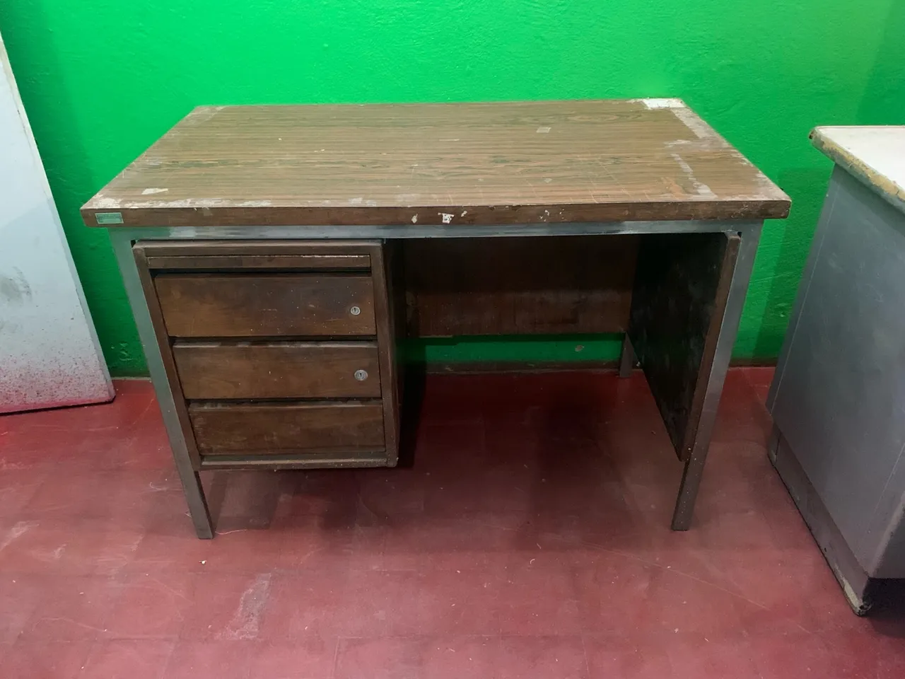 Mesa de escritório antiga madeira forte